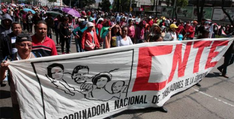 Persiste CNTE con acciones; anuncia paro nacional para el 15 de mayo -  Quadratín